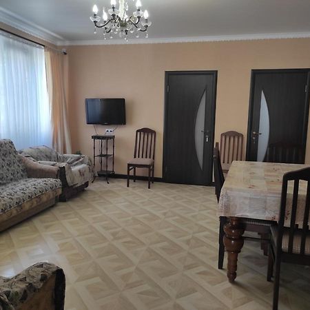 Hotel Гостевой Дом Лума Sochumi Exterior foto