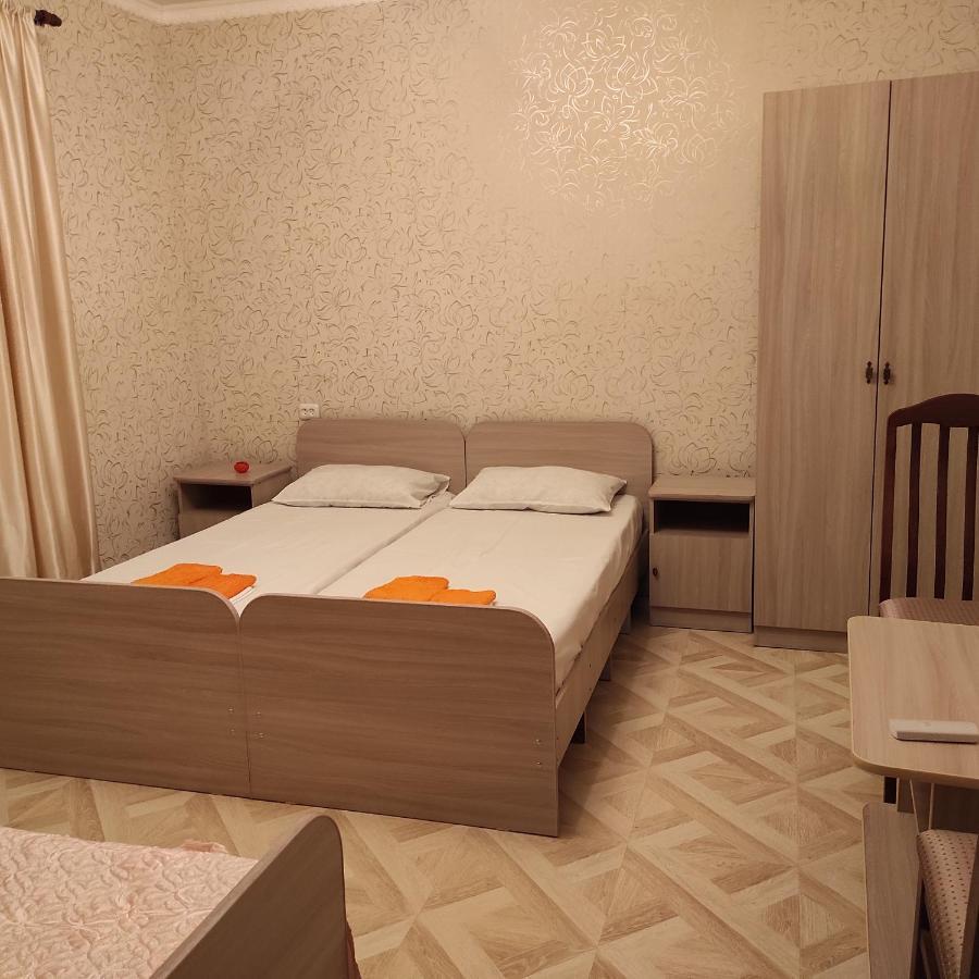 Hotel Гостевой Дом Лума Sochumi Exterior foto