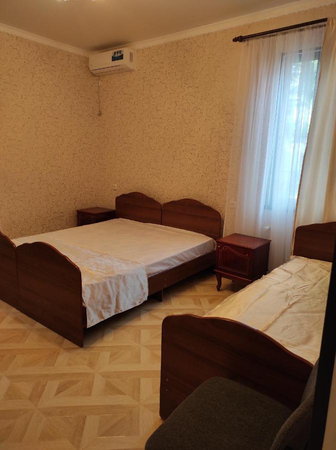 Hotel Гостевой Дом Лума Sochumi Exterior foto